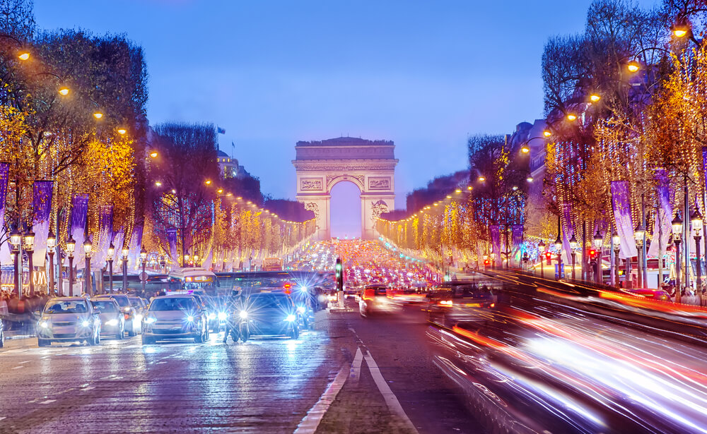 Les Champs-Élysées : quartier emblématique de la ville de Paris