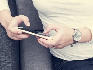 Pourquoi lancer des campagnes de SMS retargeting à la rentrée ?