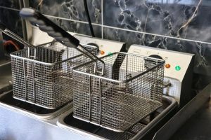 L’efficacité de la friteuse gaz pour chauffer des pièces volumineuses.