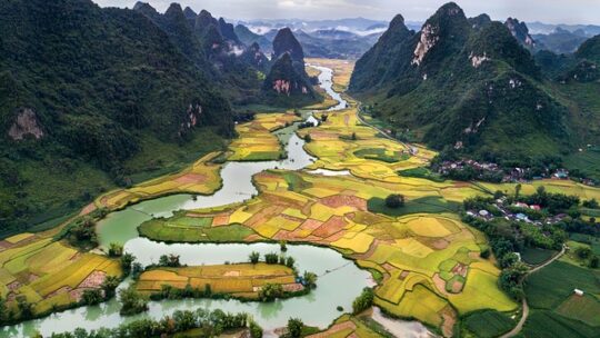 Vietnam mystique : entre pagodes, montagnes et baies célèbres