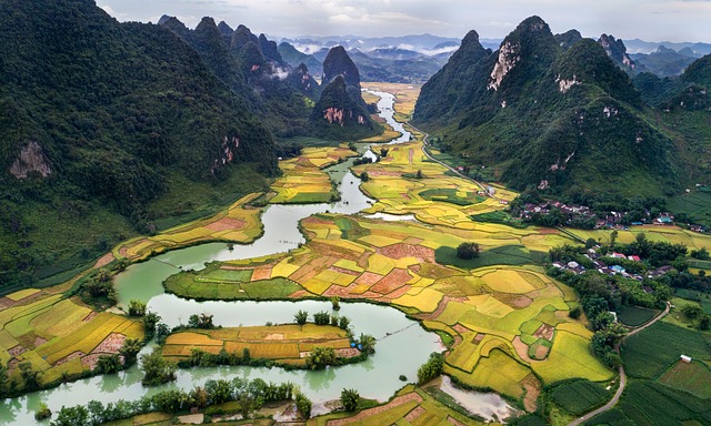 Vietnam mystique : entre pagodes, montagnes et baies célèbres